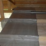 Insulate the ceiling of a bathhouse with clay and sawdust or sawdust with cement. Which is better and is there a difference?