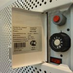 Для включения газового конвектора нужно использовать красную кнопку и регулятор температуры