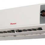 Расположение таблицы с характеристиками на внутреннем блоке